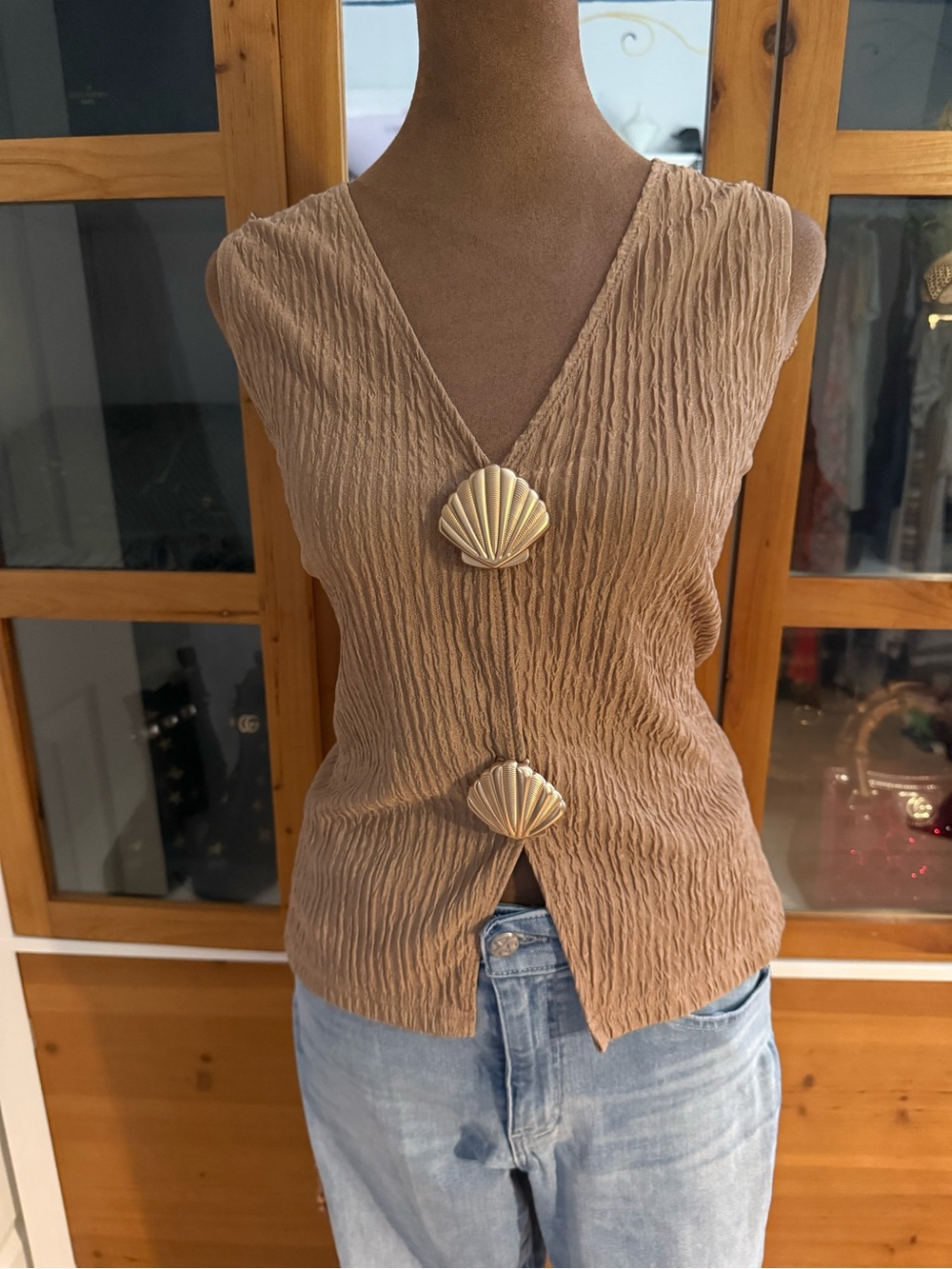 Shell-Button V-Neck Camisole - Brown